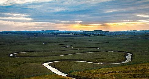 《博德之门3》总监发文暗示 游戏将联动《吸血鬼幸存者》